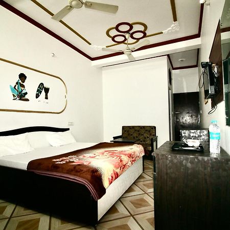 Sattva Cafe And Motel Risikés Kültér fotó