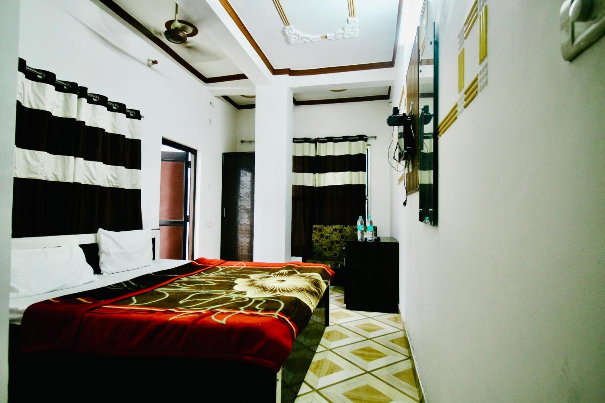 Sattva Cafe And Motel Risikés Kültér fotó